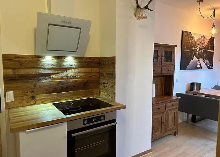 Schweizerhaus Apartman *